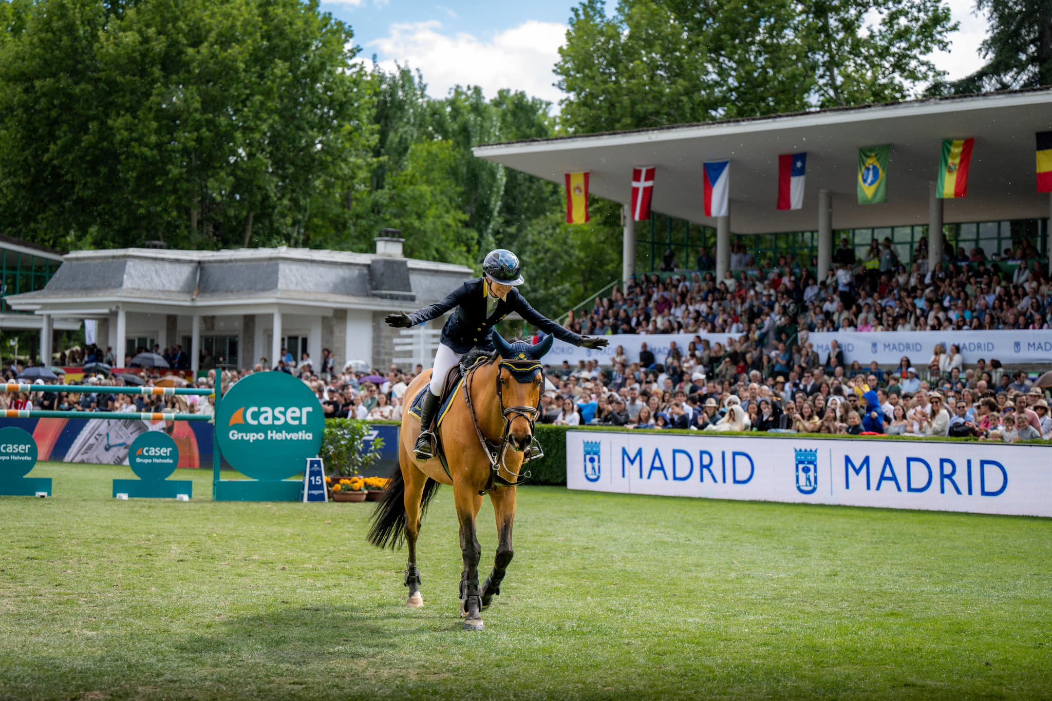 Edwina & Fellow Castlefield win the Longines Global Champions Tour Grand Prix of Madrid 